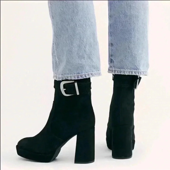 Free People women’s suede boots. - Picture 2 of 8